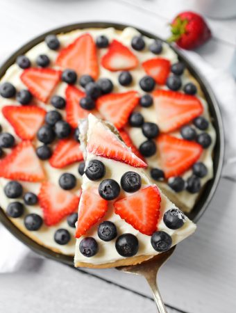 Overhead photo of a gluten-free fruit pizza.